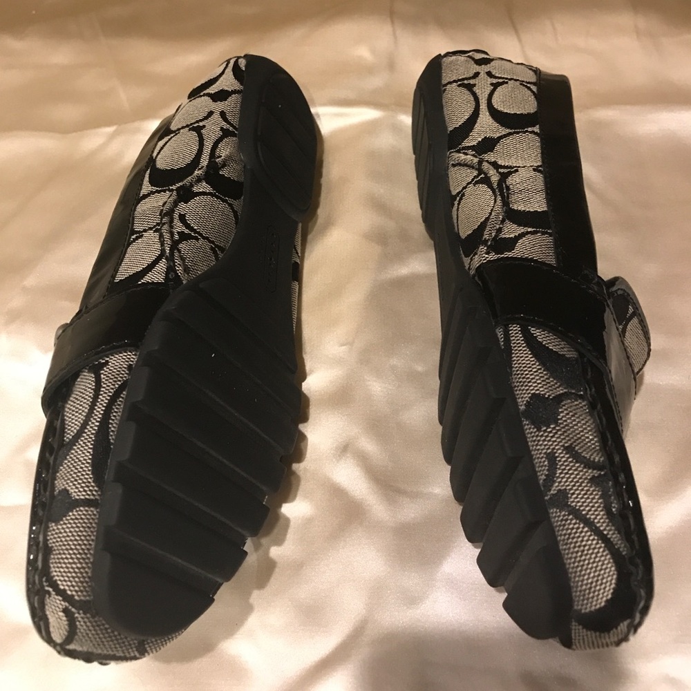 Coach Signature Black Loafers - Picture 4 of 8
